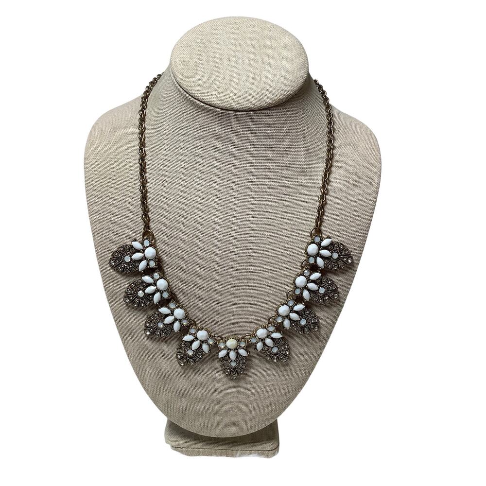 Stella & Ruby Brass White Cabochon Crystal Rhinestone Statement Necklace A4-44